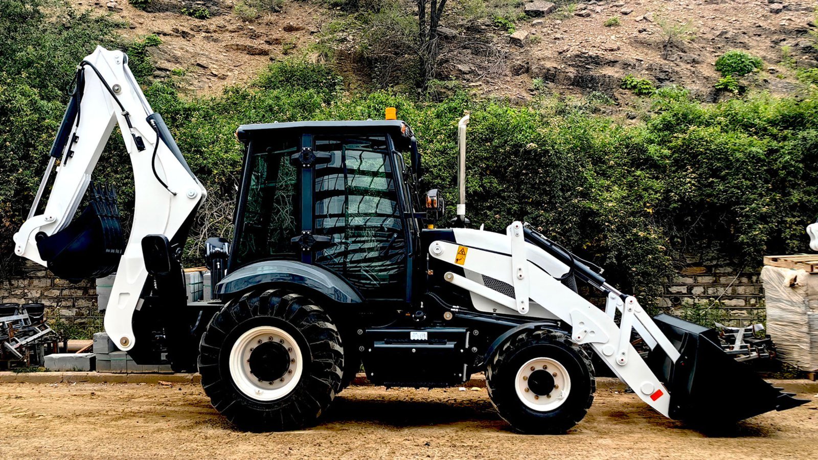 1.0/ 0.3CBM Bucket Backhoe Loader