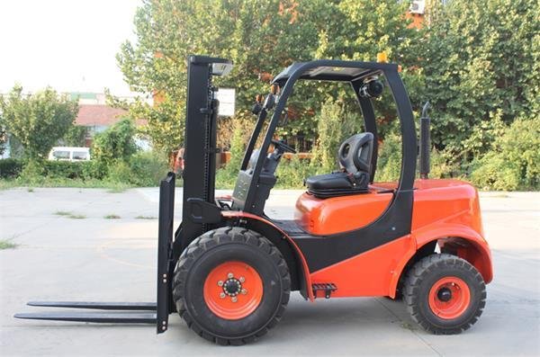 3.0 Ton 2WD Rough Terrain Forklift